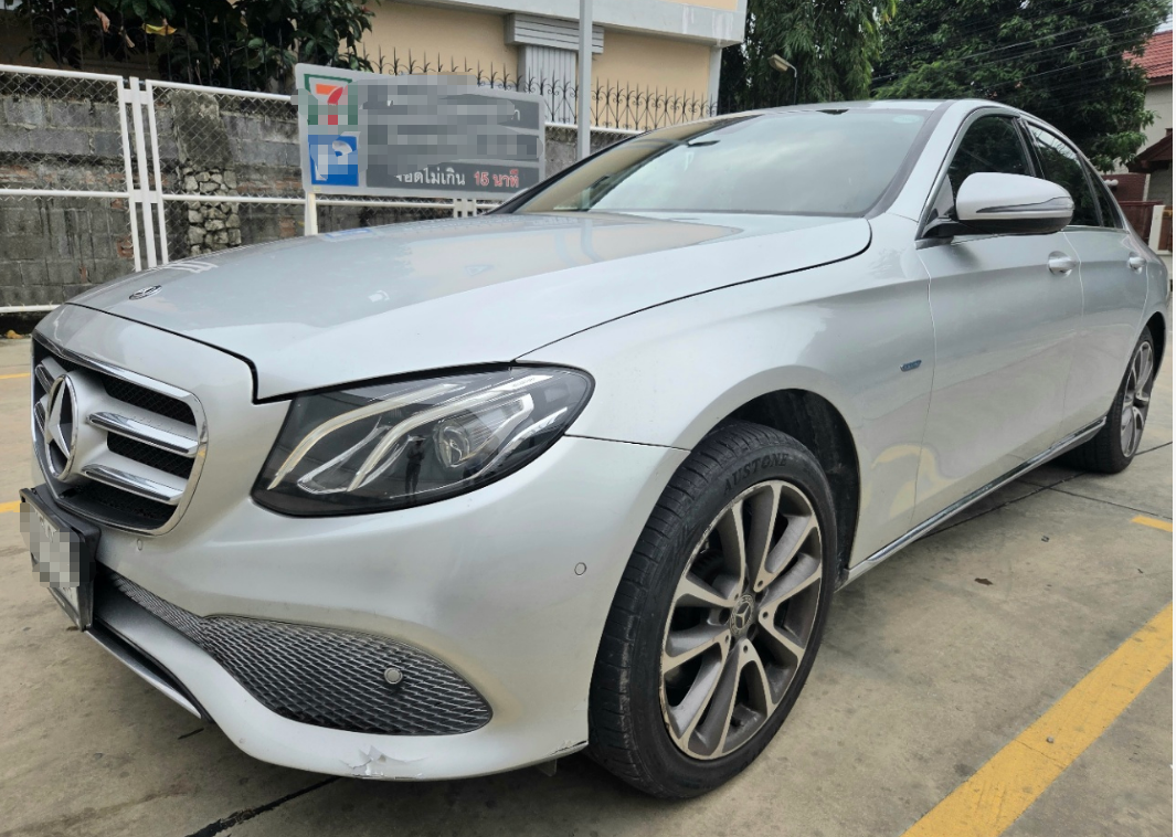 奔驰C350E银色